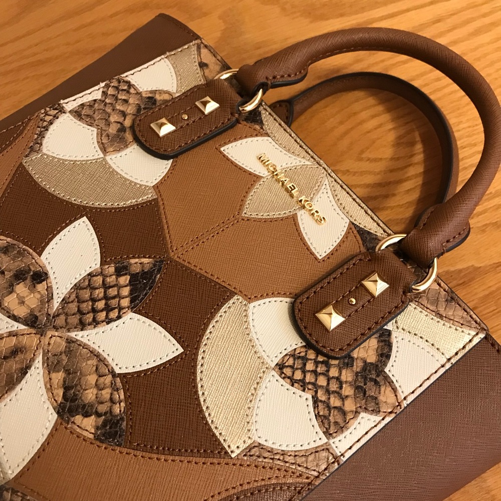 Michael Kors Sandrine small luggage patchwork bag - Picture 6 of 8